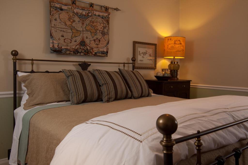 Queen Room with Spa Bath