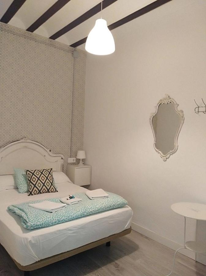 Standard Single Room with Shared Bathroom,273894009:JPEG