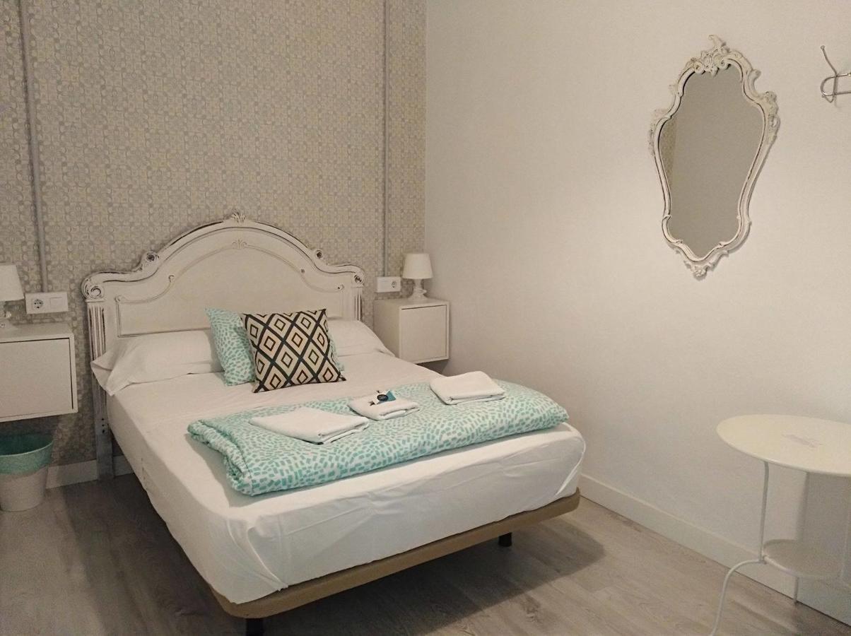 Standard Double Room with Shared Bathroom,644123286:JPEG