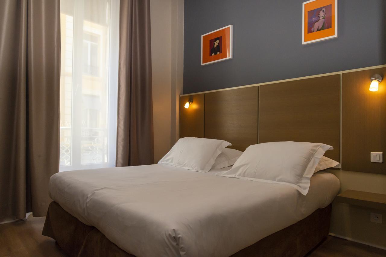 Habitación doble estándar con balcón
