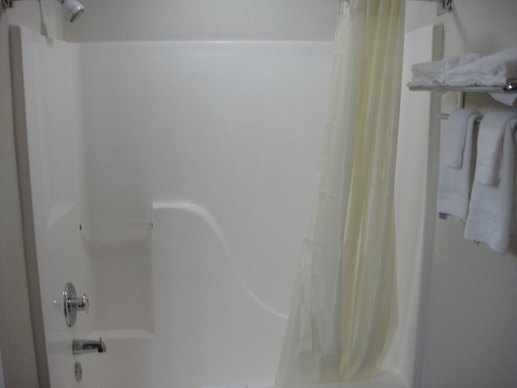 Double Room with Two Double Beds - Non-Smoking