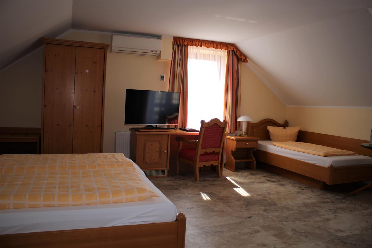 Dreibettzimmer