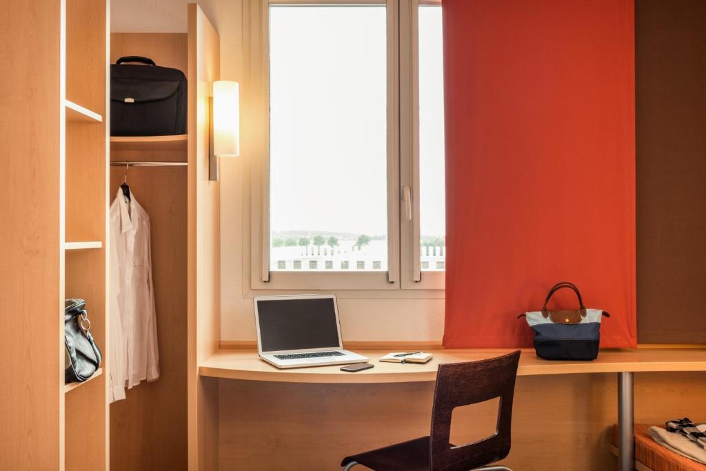 Chambre Standard avec 1 Lit Double et 1 Lit Simple