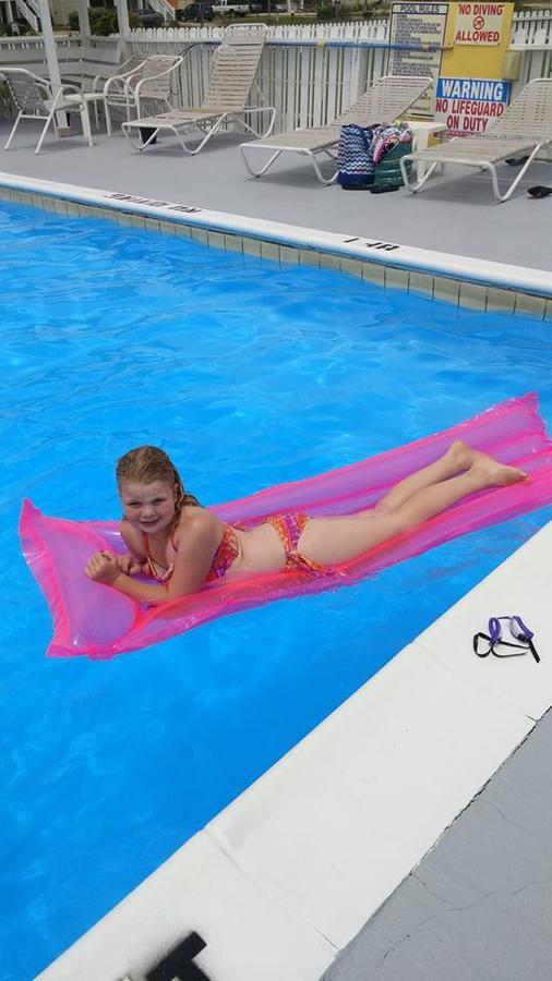 Poolside efficiency with 1 king bed