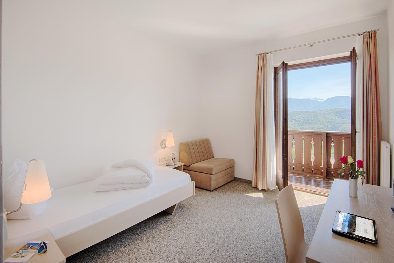Einzelzimmer mit Balkon