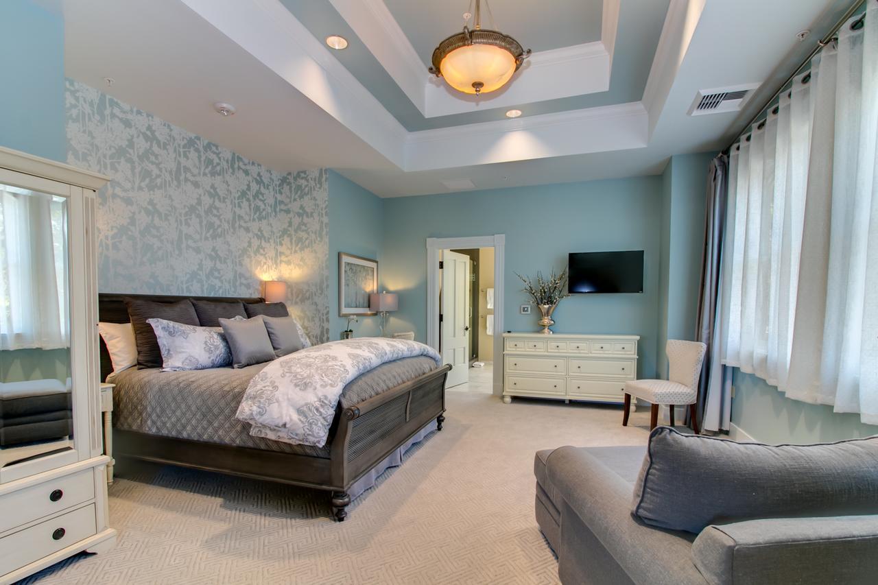 Superior King Suite