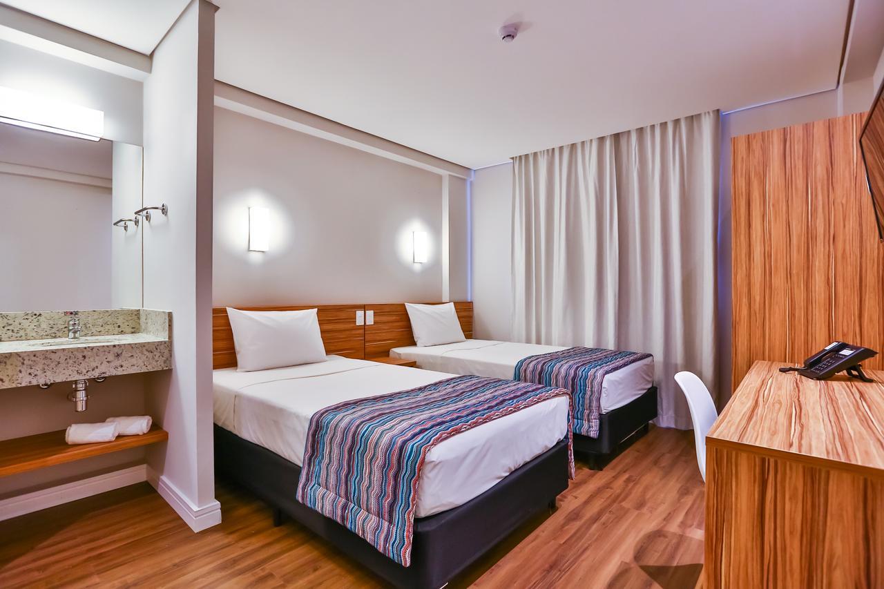 Quarto Standard com 2 Camas de Solteiro