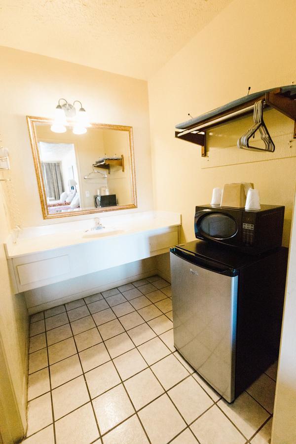 Double Room with Two Double Beds - Smoking