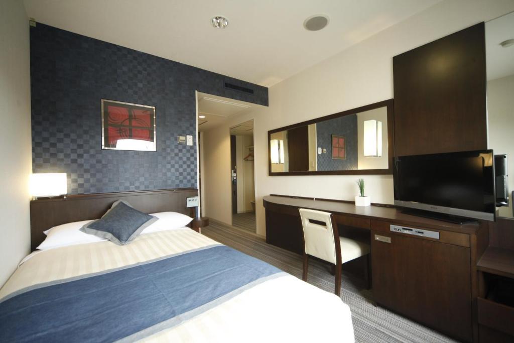 Doppelzimmer mit mit kleinem Doppelbett - Raucher