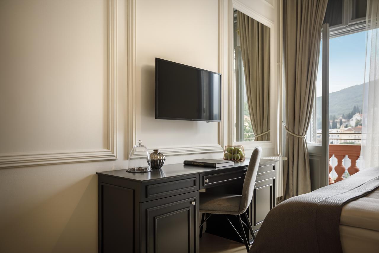 Camelia Suite
