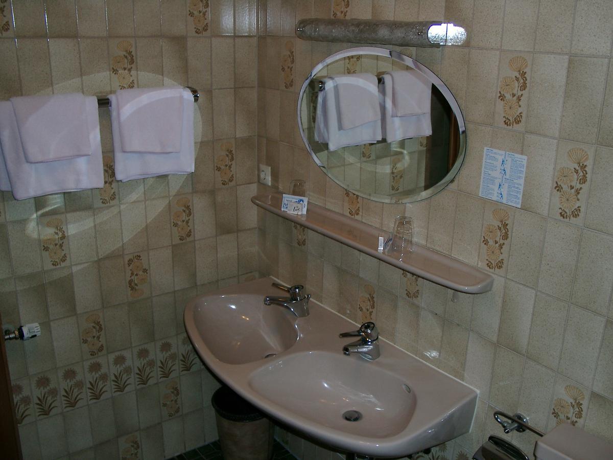 Dreibettzimmer mit eigenem Bad