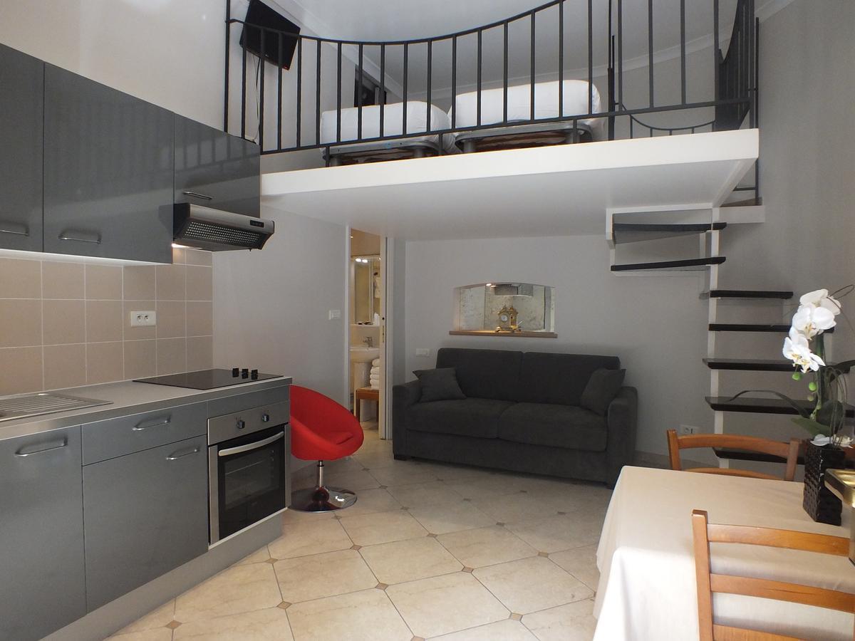 Studio - Split-Level