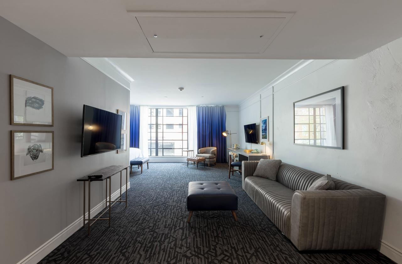 Superior King Suite
