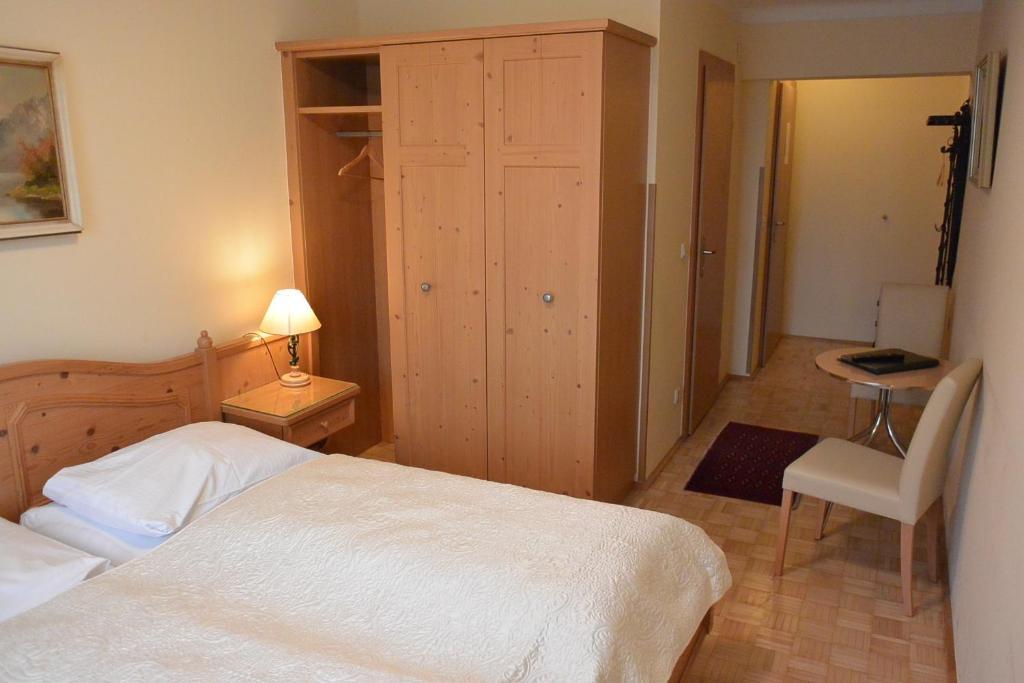 Doppelzimmer mit Parkplatz