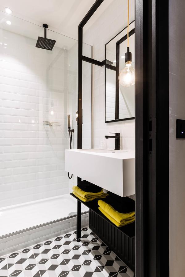 Medium Room