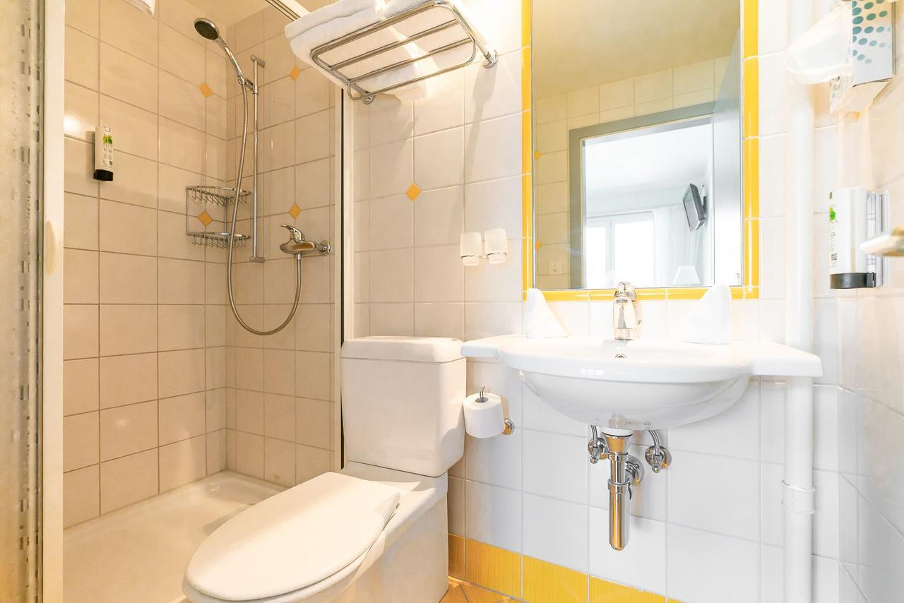 Doppelzimmer mit Balkon