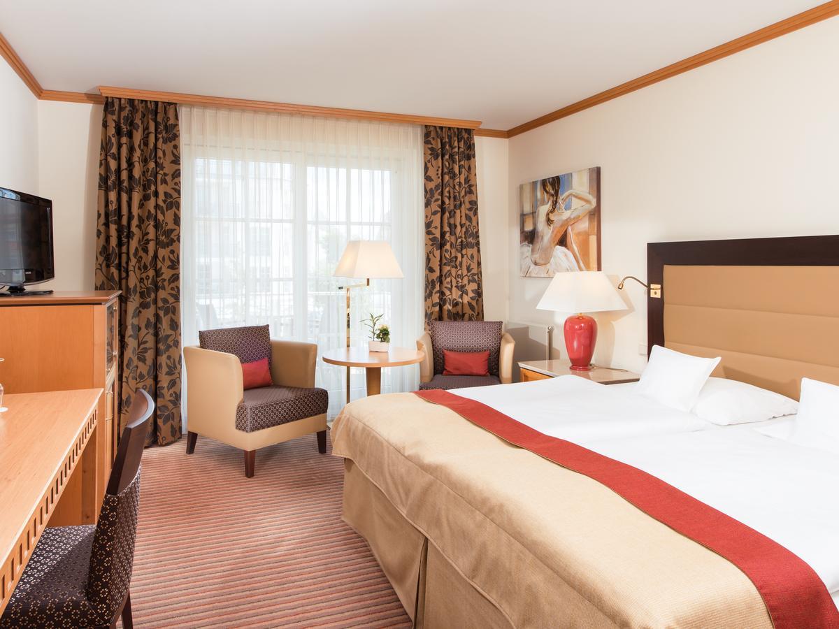 Doppelzimmer mit seitlichem Meerblick
