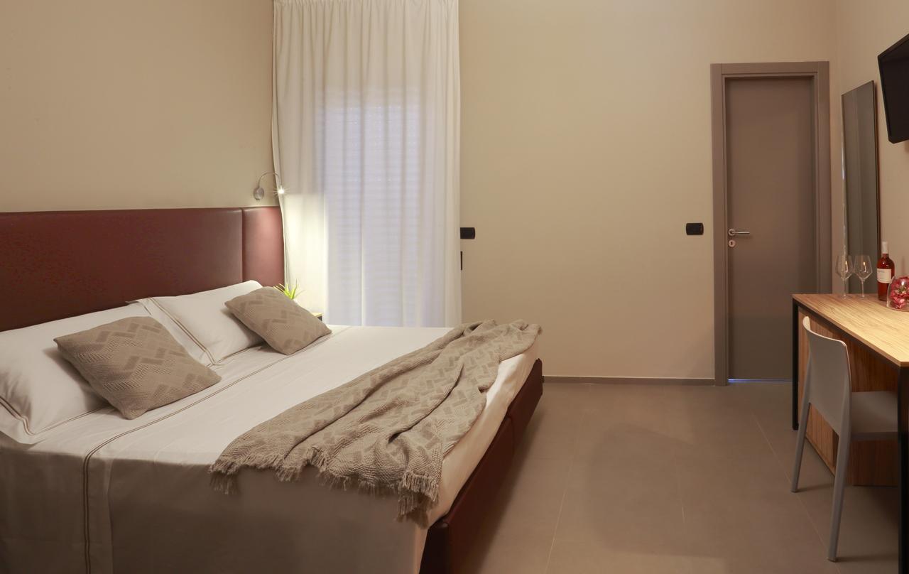Deluxe Double Room,666373887:JPEG