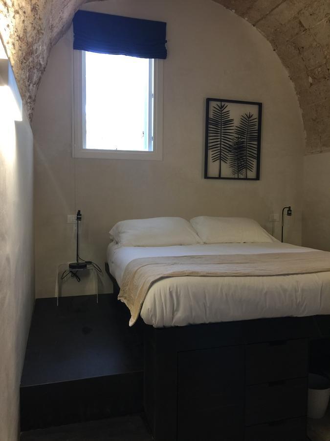 Small Double Room,669213963:JPEG