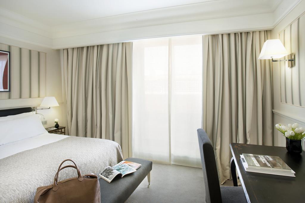 Deluxe Tweepersoonskamer met 1 of 2 Bedden en Uitzicht op de Stad