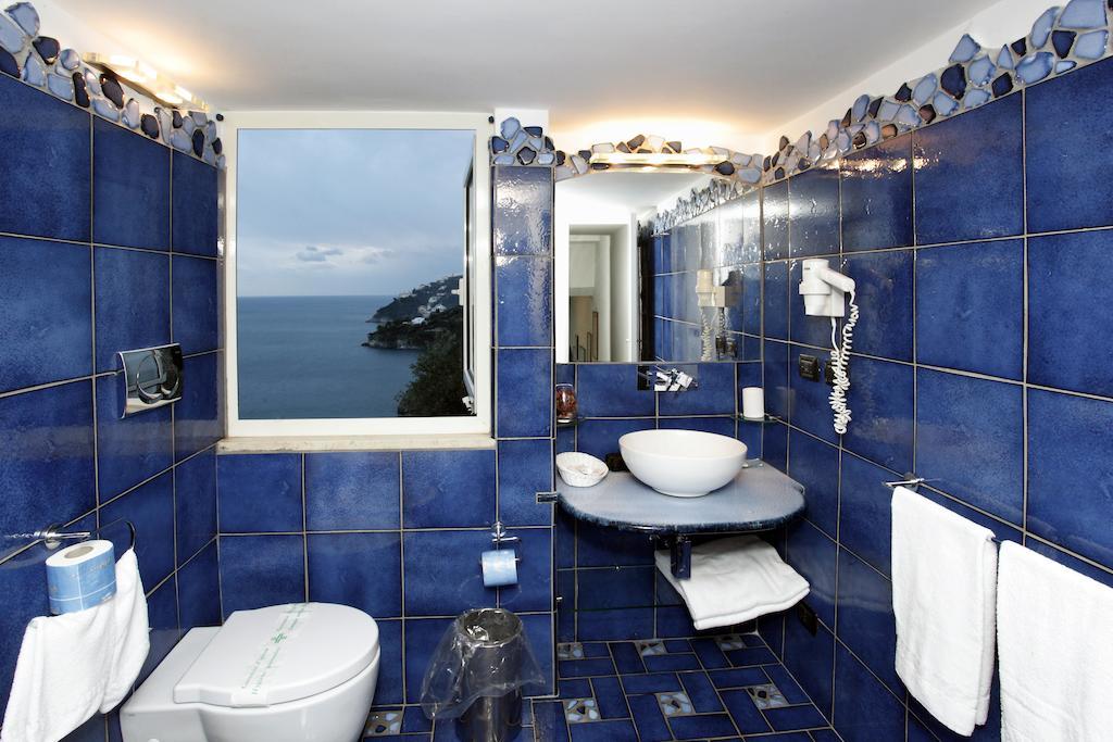 Suite Junior avec Baignoire Spa – Vue sur Mer