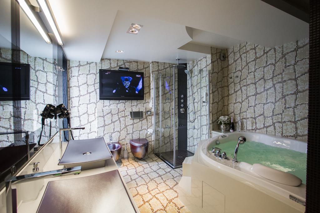 Deluxe Suite mit Meerblick, Terrasse und Whirlpool