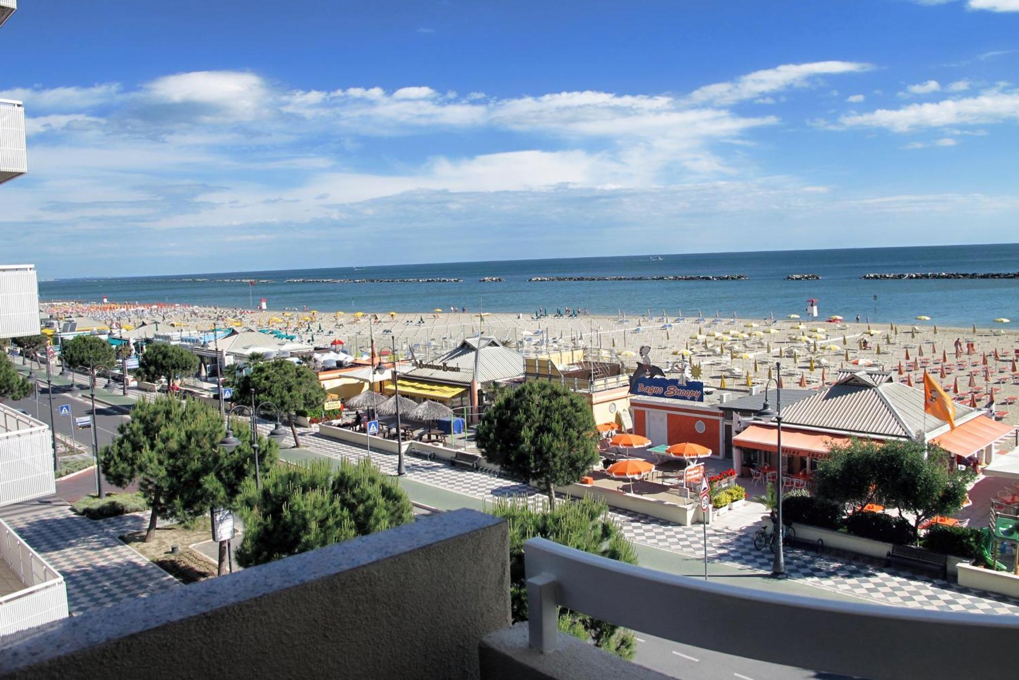Camera Tripla con Vista Mare