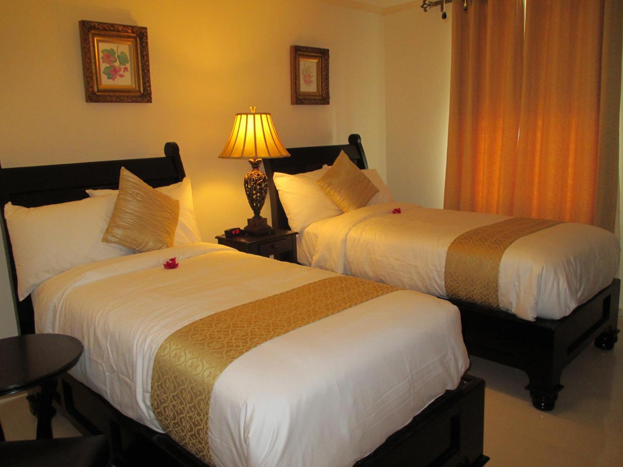 Pearl Room