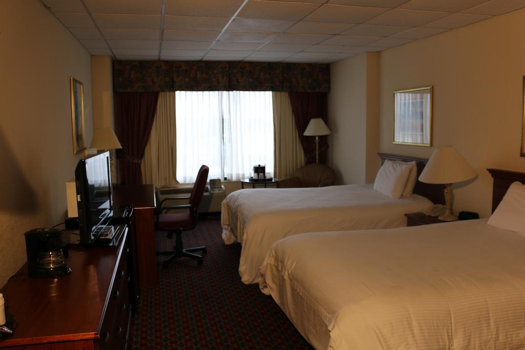 Double Room with Two Double Beds - Non-Smoking