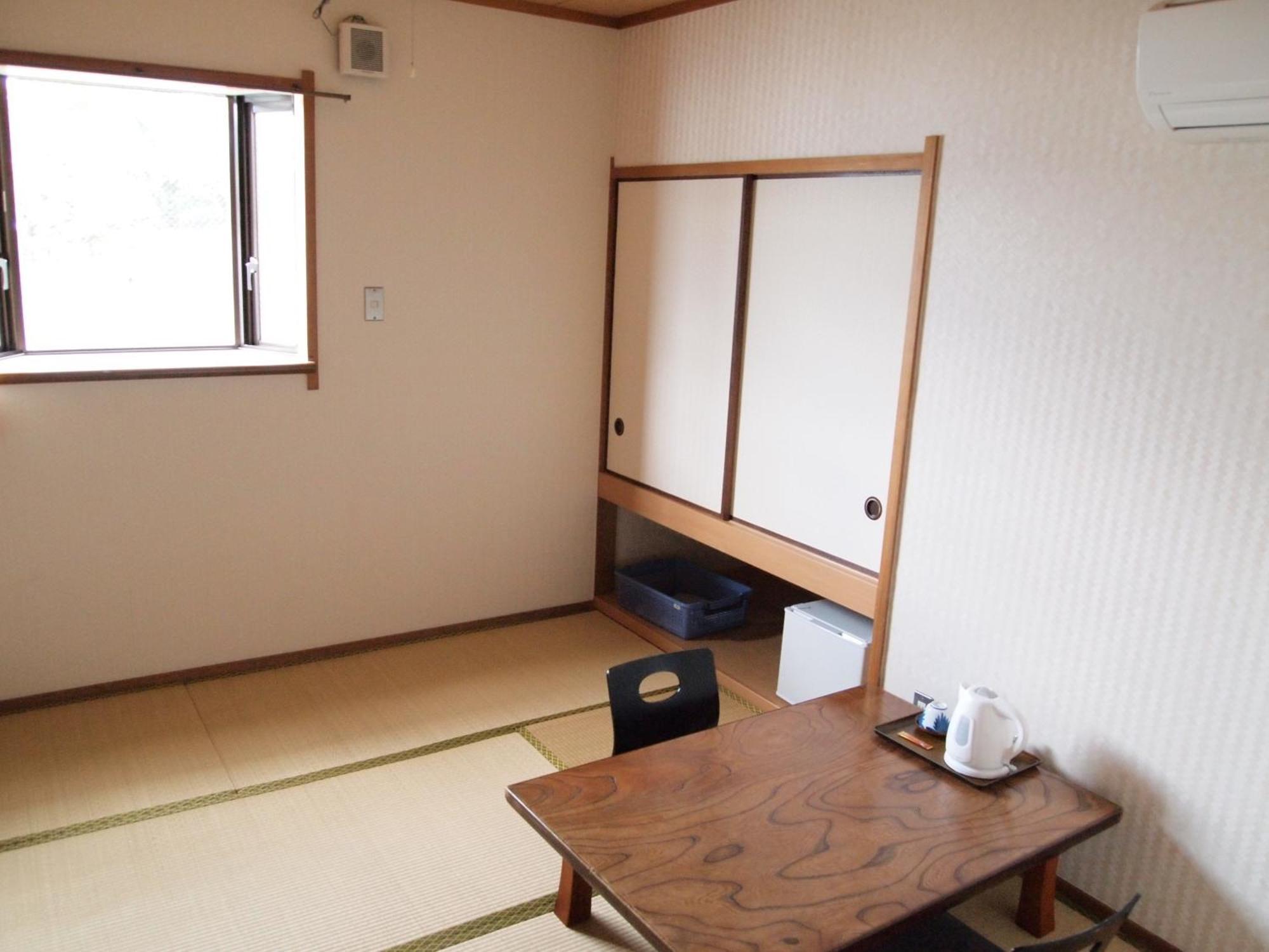 Habitación Doble Económica de estilo japonés con vistas a la montaña - 2 camas