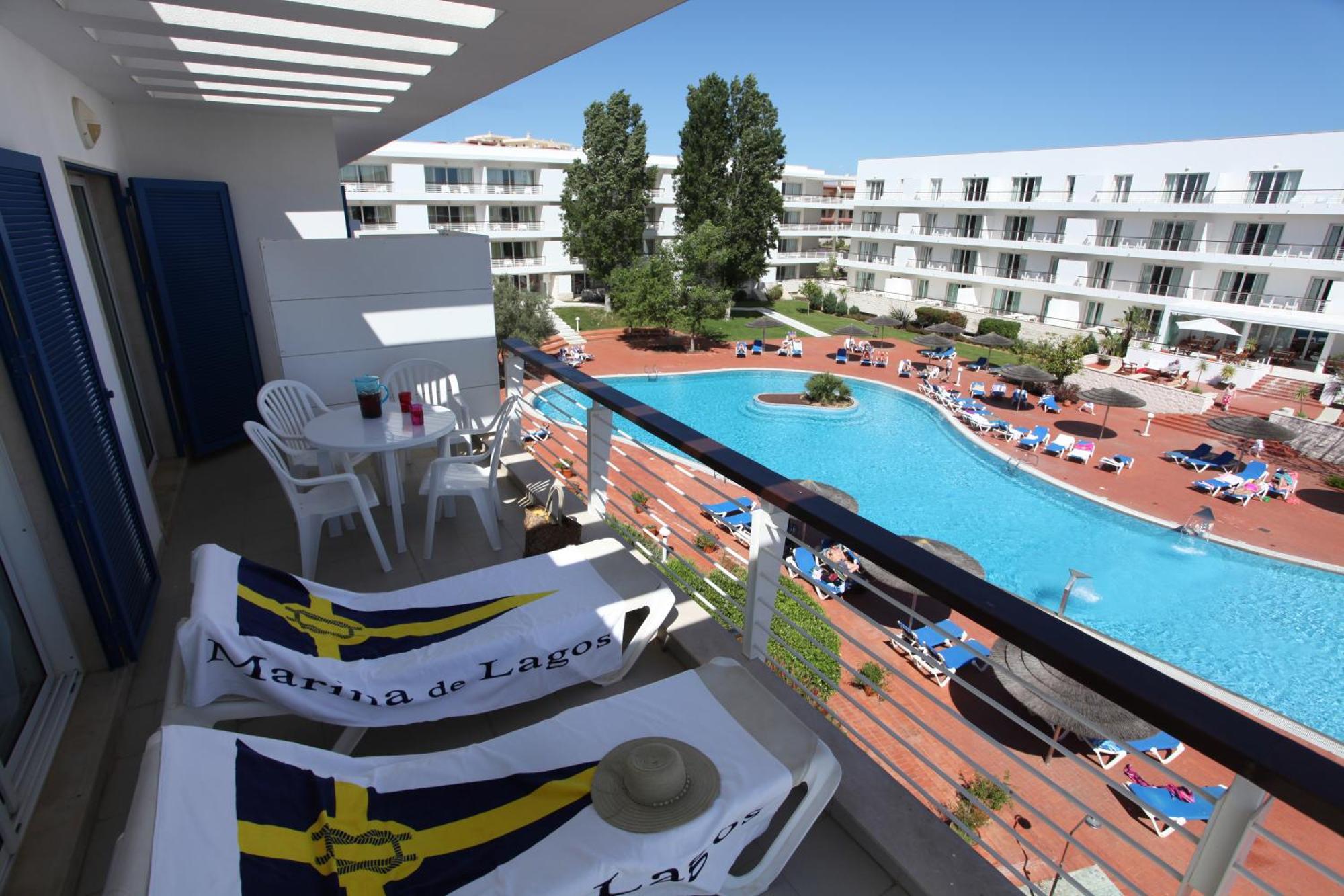 Apartamento de 2 dormitorios con vistas a la piscina o al puerto deportivo (3 estrellas)