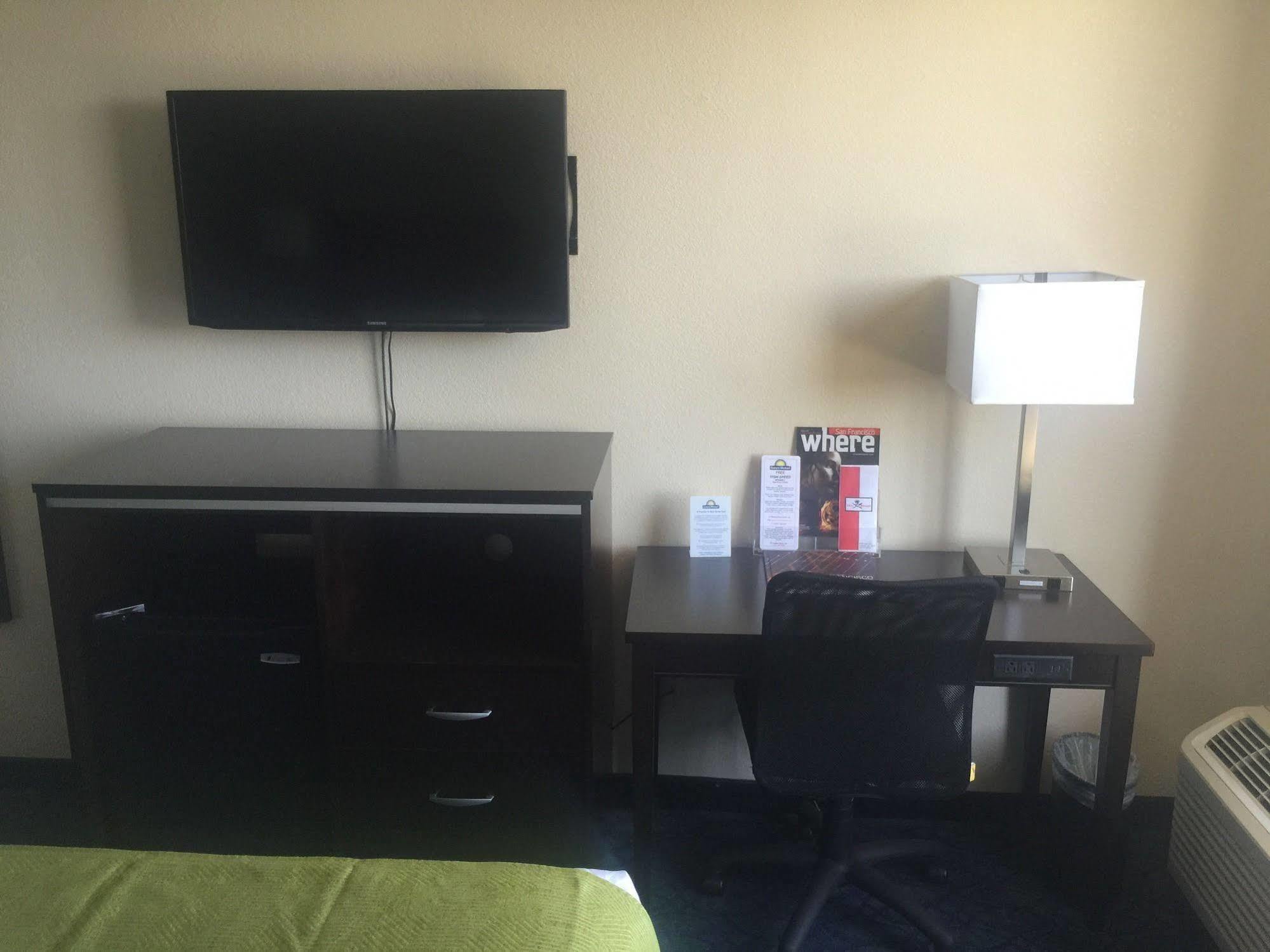King Room - Non-Smoking