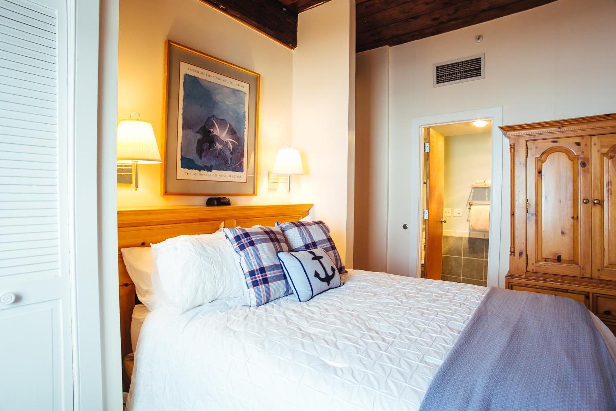 One-Bedroom Suite,679775394:JPEG
