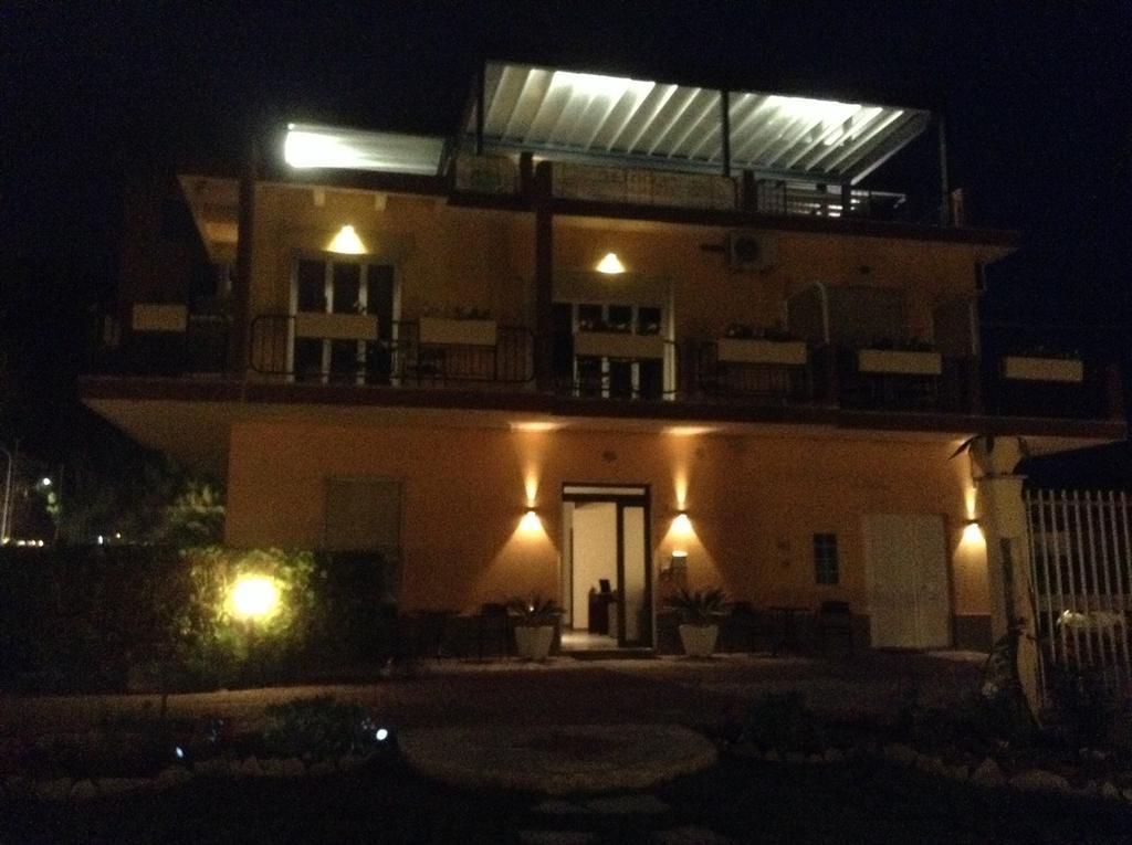 Camera Tripla con Balcone e Vista Mare