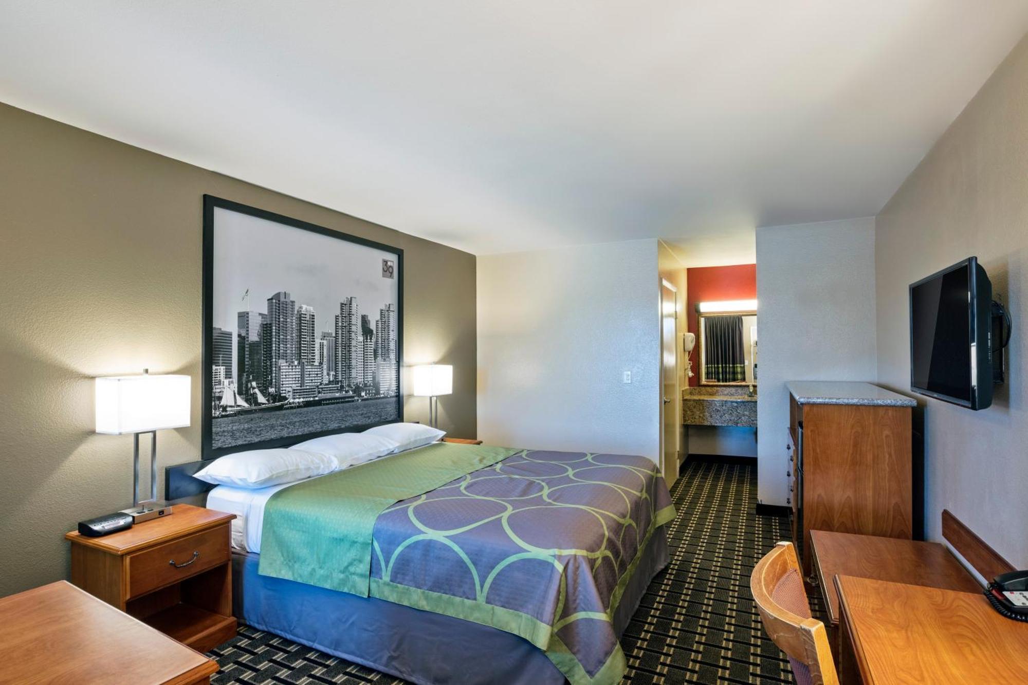 King Room - Disability Access - Non-Smoking