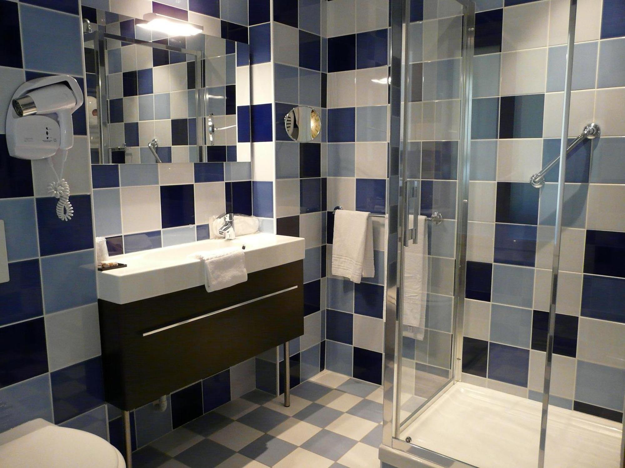 Superior Double or Twin Room,958237189:JPEG
