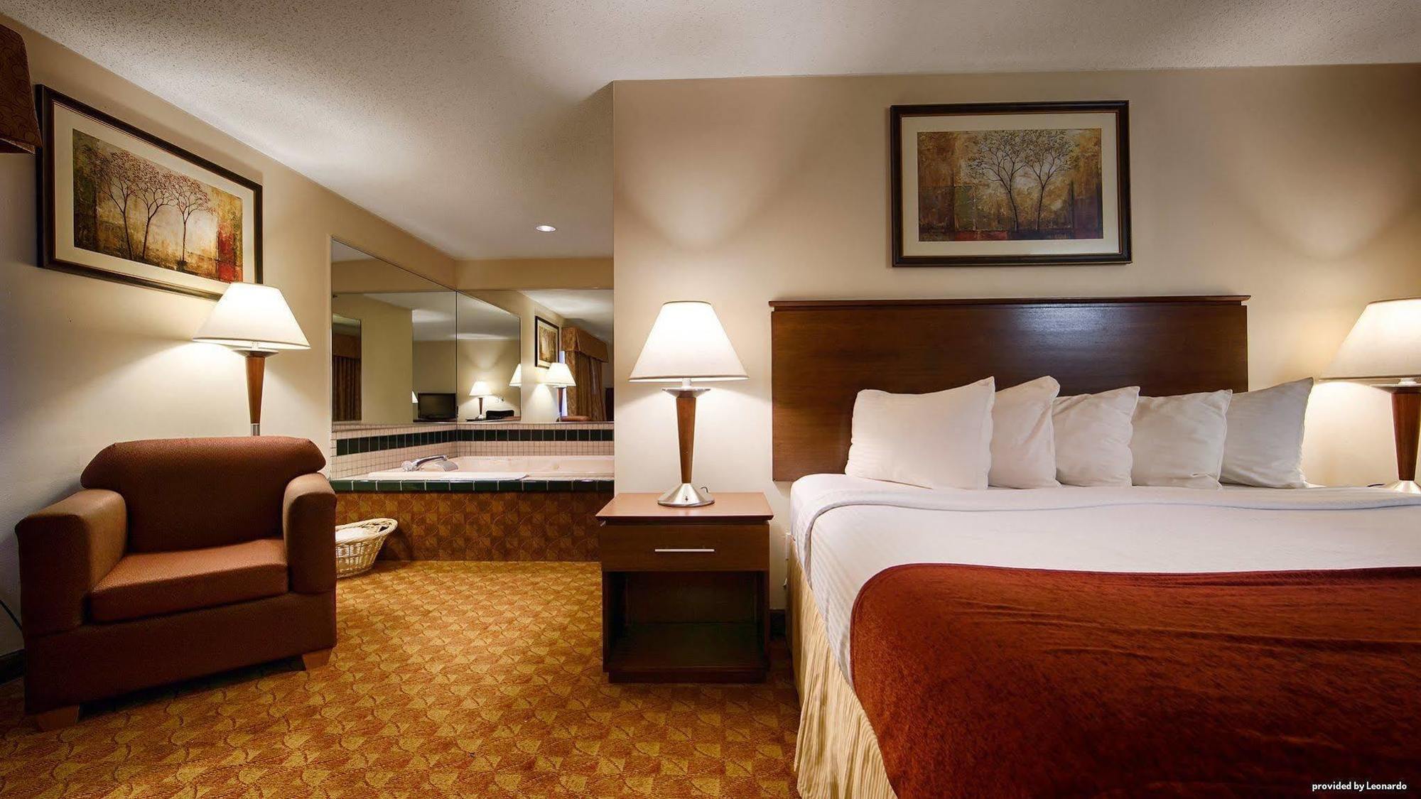Deluxe King Room - Upstairs/Non-Smoking