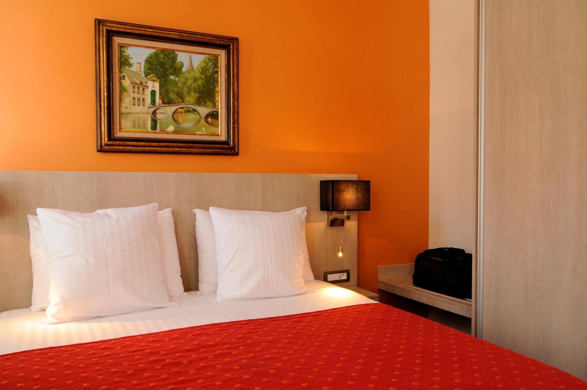 Triple Room,1275159058:JPEG