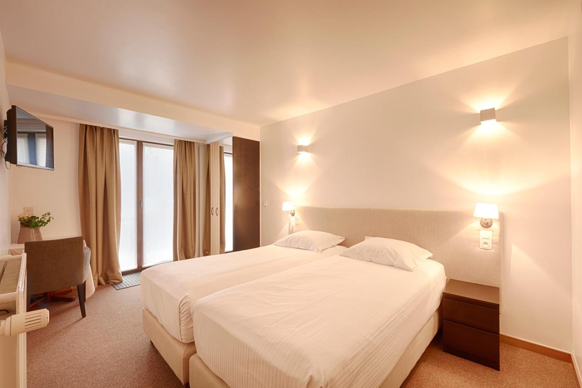 Economy Triple Room,728061181:JPEG