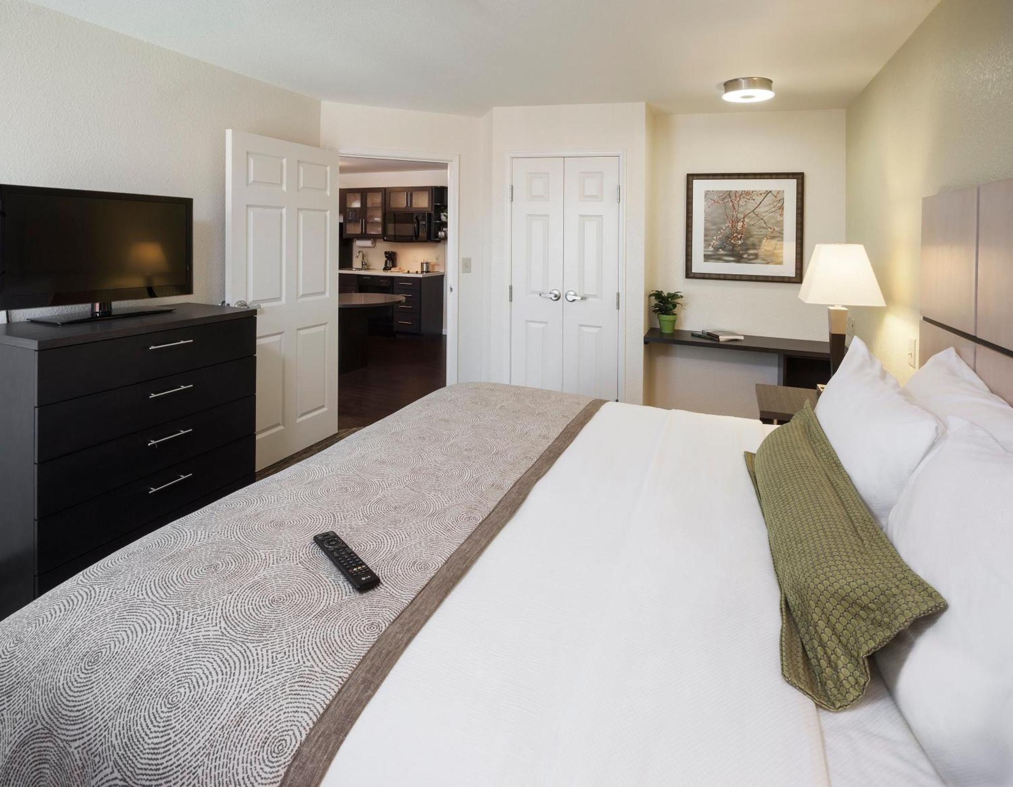 King Room - Hearing Access - Non-Smoking