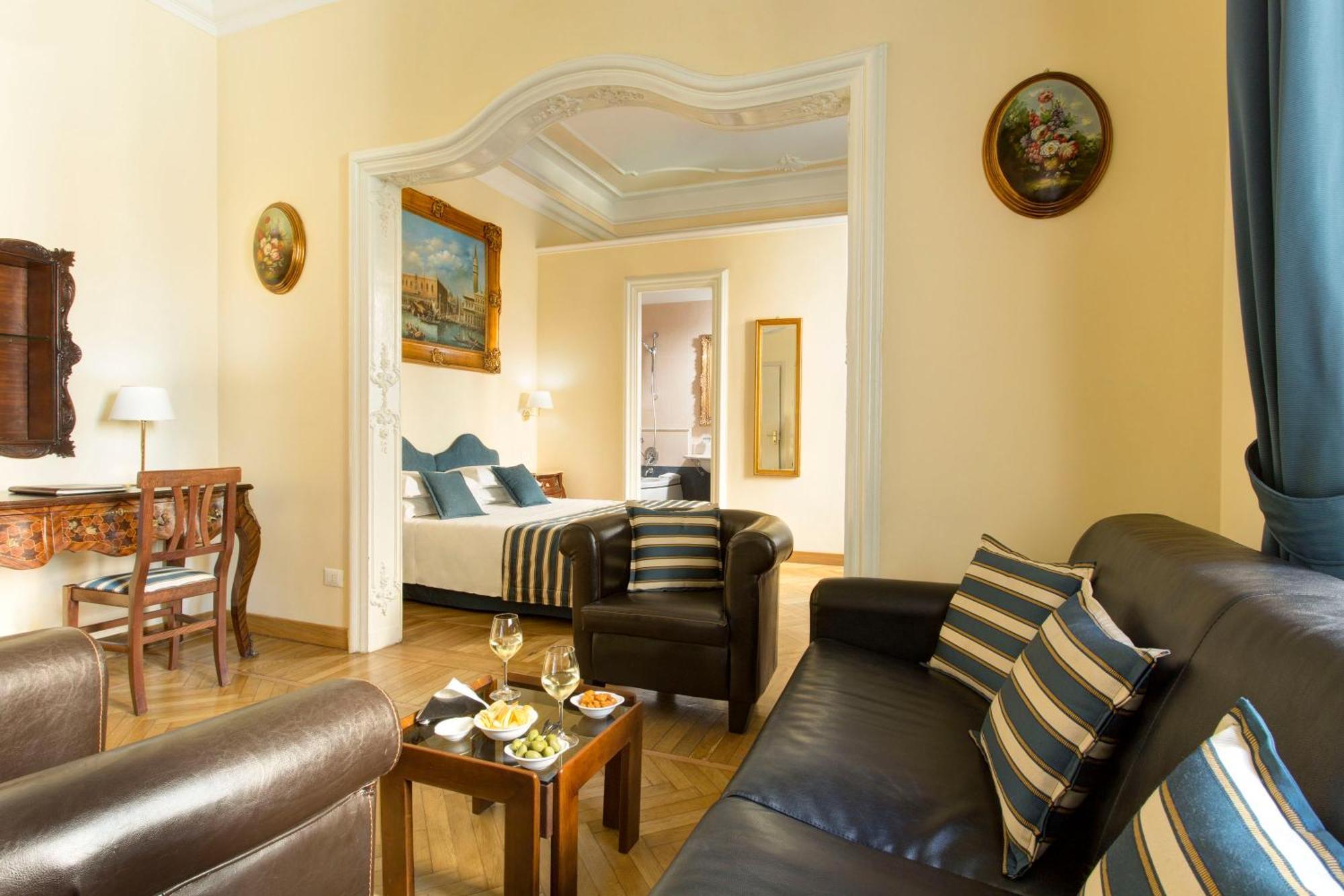 Suite Júnior com 1 Cama de Casal