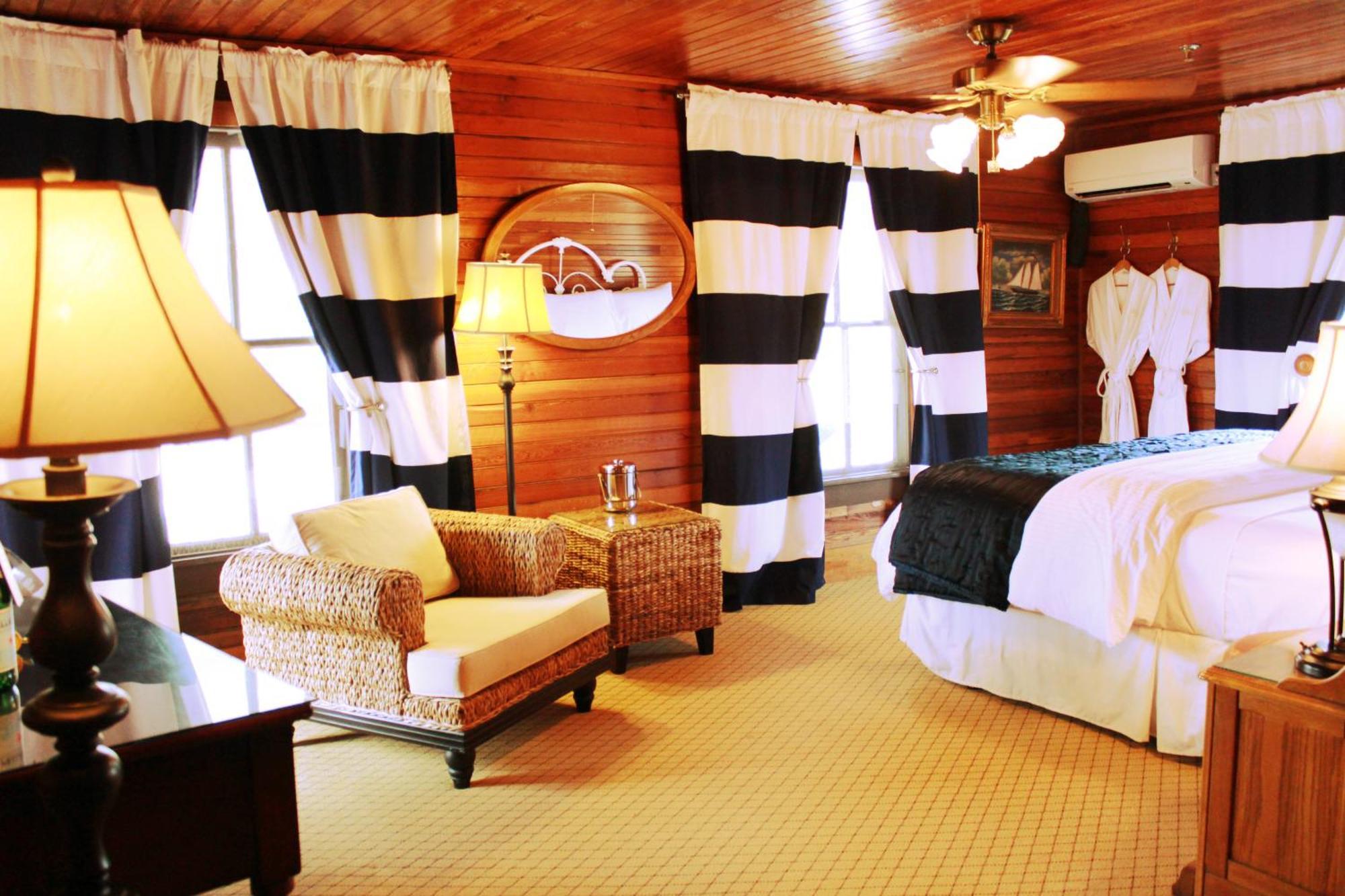 Yacht Club Suite,1040277553:JPEG
