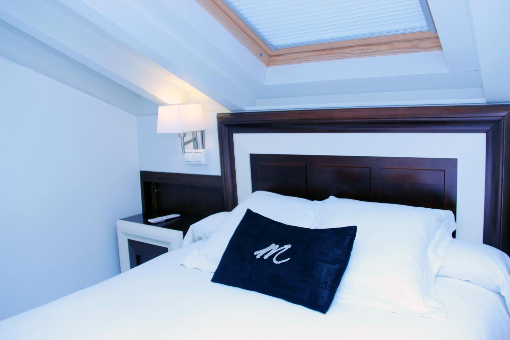 Quarto com 2 Camas de Casal (4 Adultos)