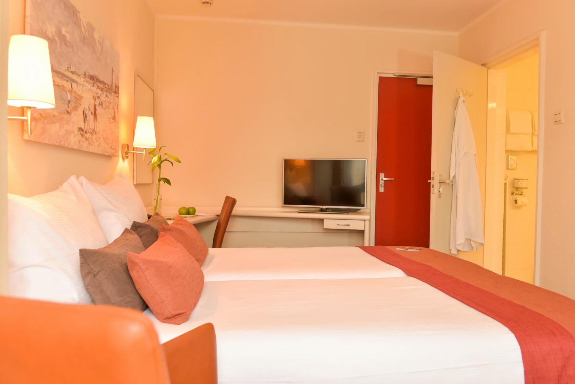 Compact Double Room,1622865056:JPEG