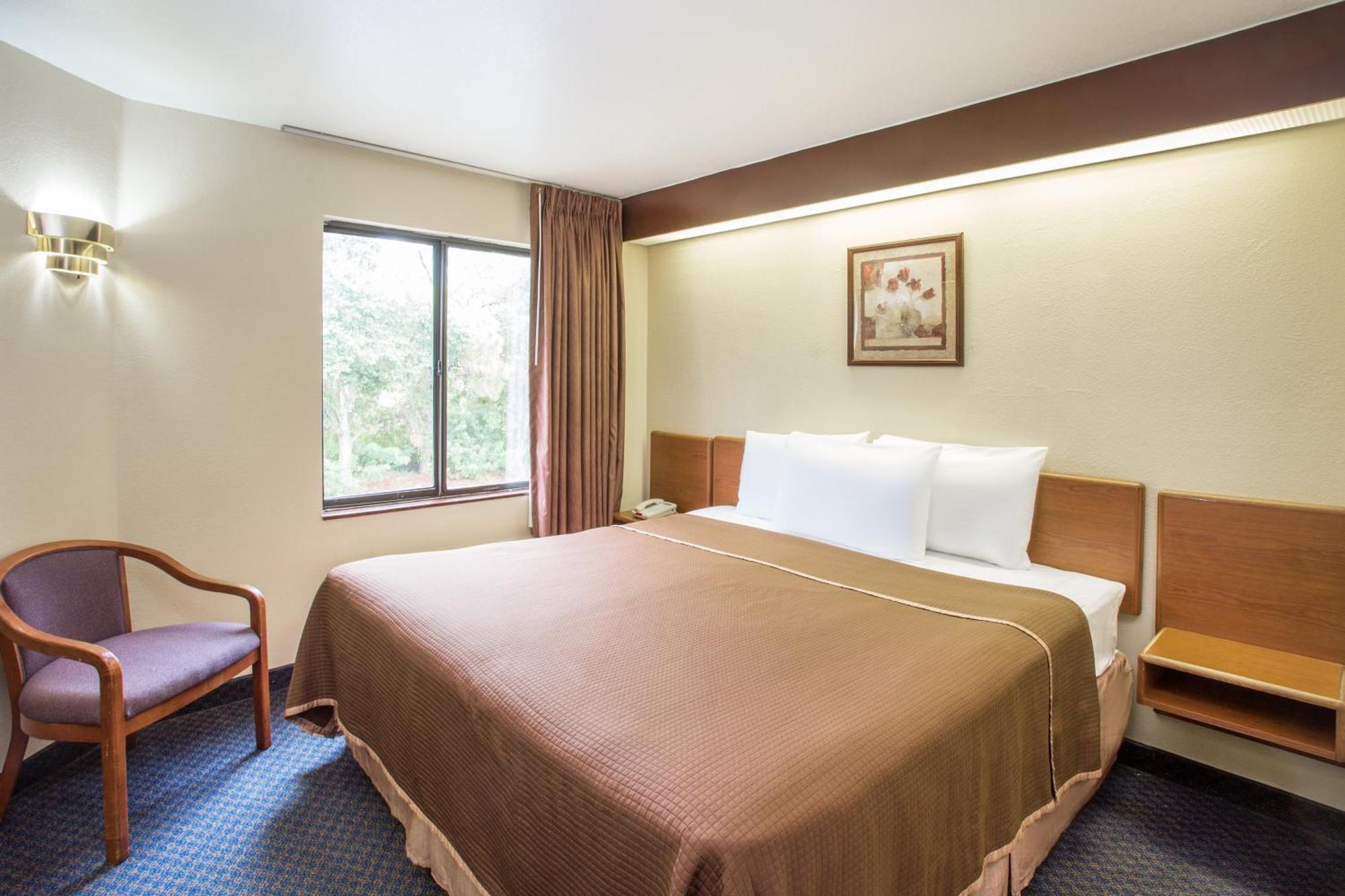 King Room - Non-Smoking
