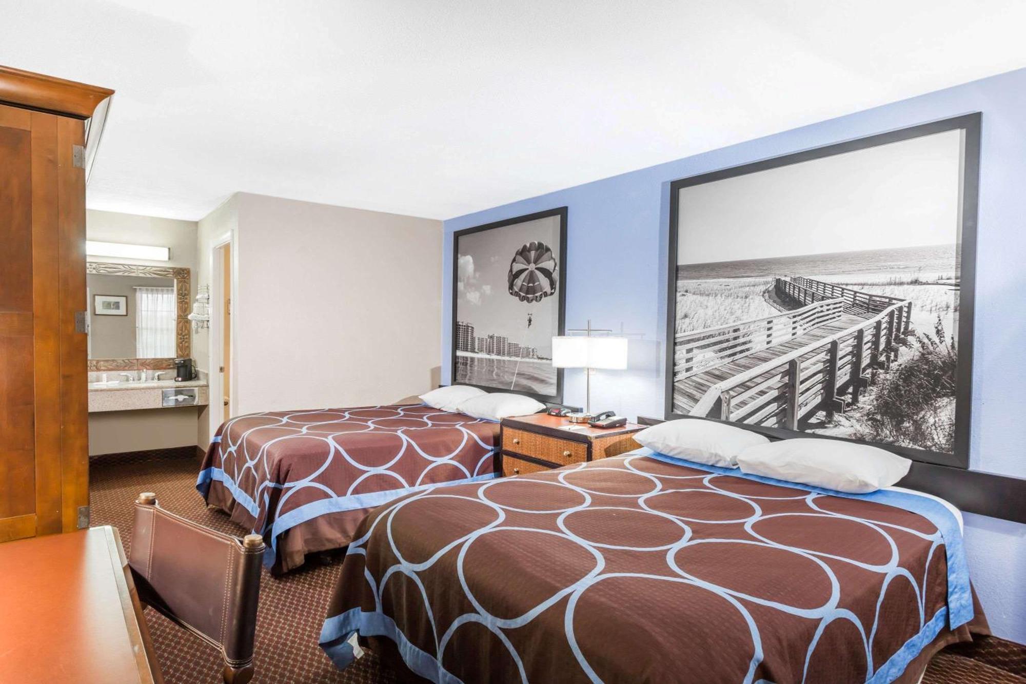 Queen Room with Two Queen Beds - Non-Smoking
