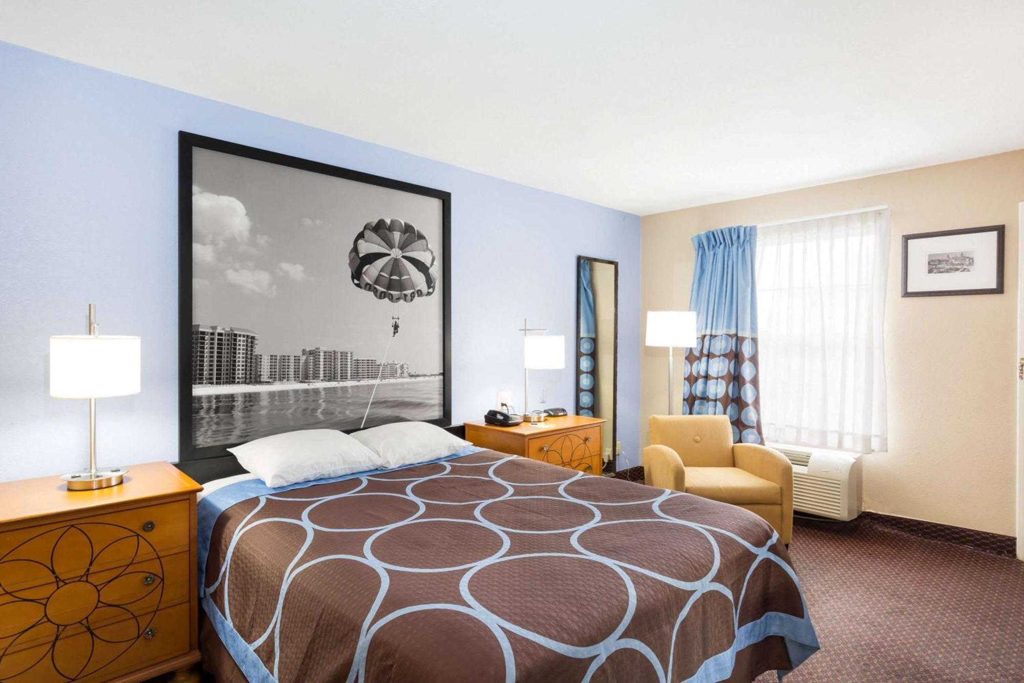 Queen Room - Mobility Access/Non-Smoking