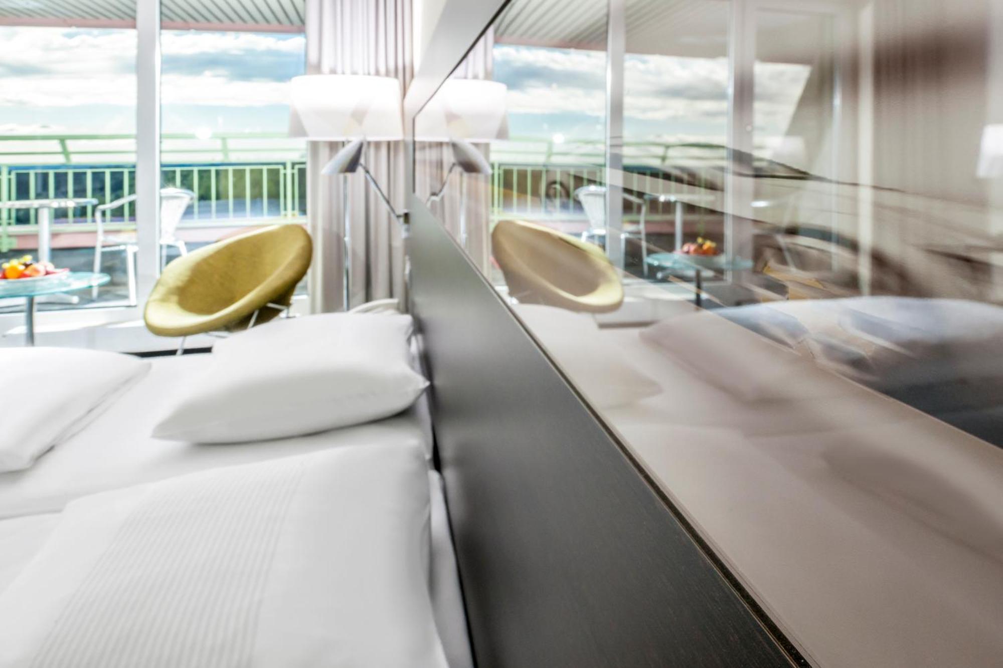 Comfort Einzelzimmer mit Blick auf die Grand-Prix-Rennstrecke