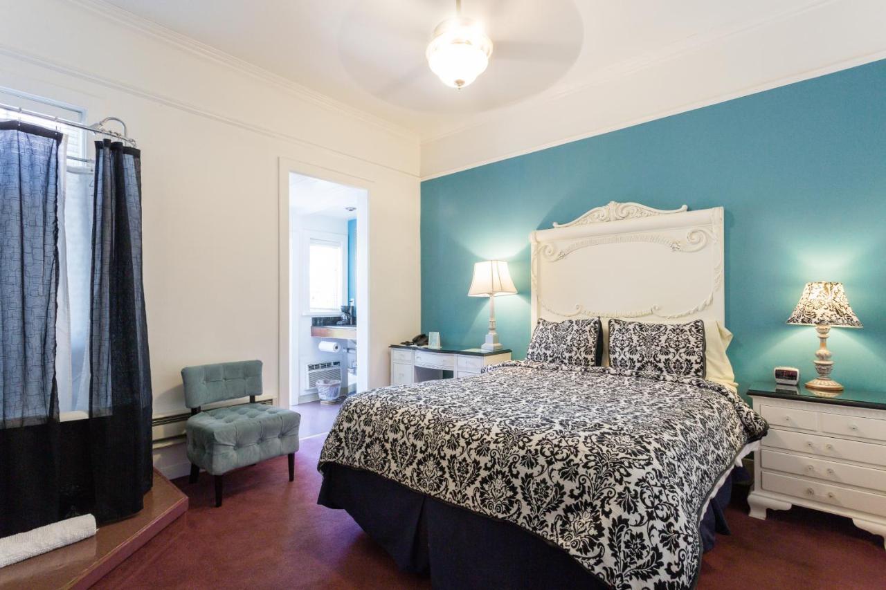Honeymoon Room