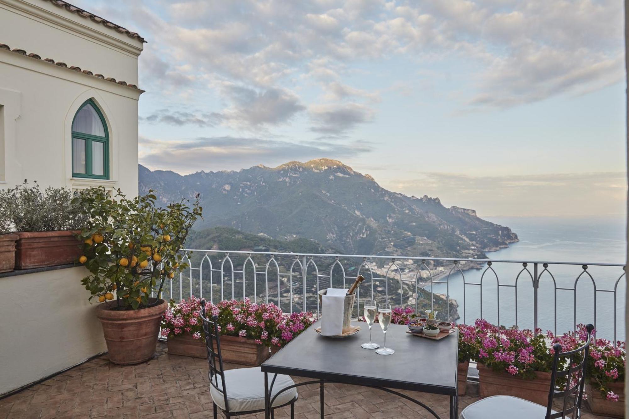 Superior Junior Suite with Garden and Sea View